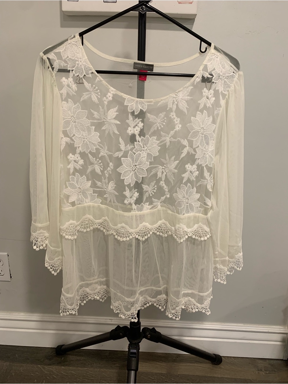 Vince Camuto Ivory Floral Lace Sheer Blouse -GB008